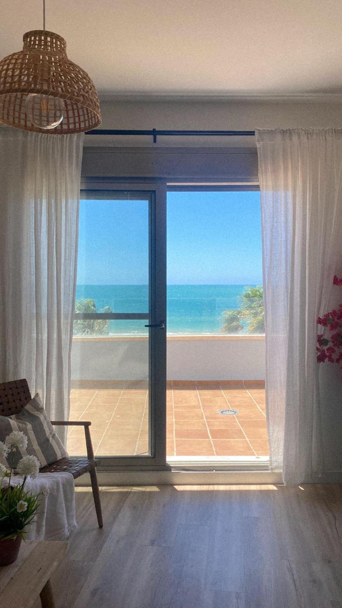شقة Atico Al Sol En Primera Linea De Playa روتا المظهر الخارجي الصورة